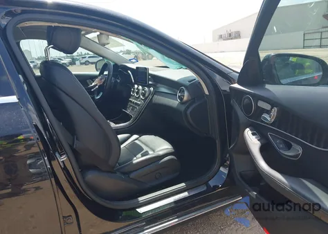 2017 Mercedes-Benz C 300 Luxury/Sport из США, поврежденный, VIN 55SWF4JB7HU191170